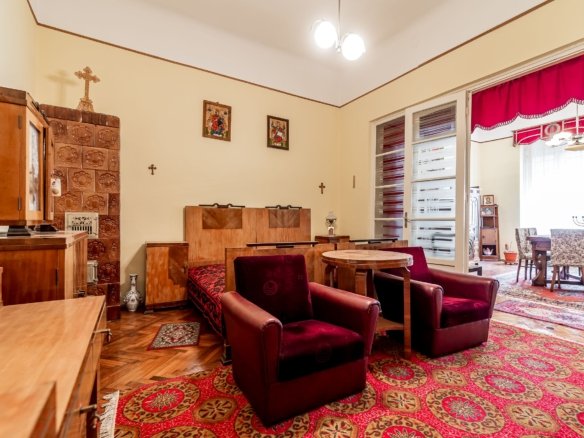 Apartament 3 camere, etaj 1, ultracentral (clădire cu 4 apartamente)
