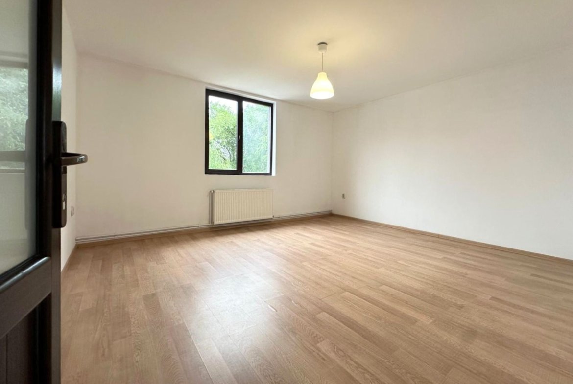 Inchiriere casă complet renovată cu 4 camere  Băneasa, Sector 1