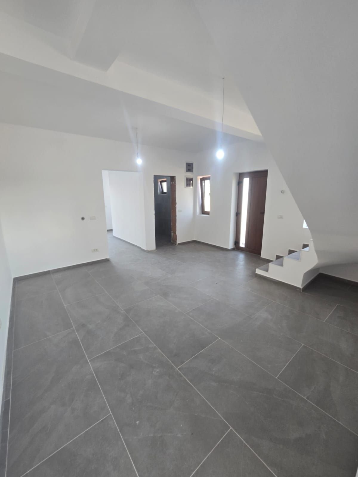 240213b2ee354ab78c0a1860301f86c3 Duplex cu 4 camere, terasă și logie | Timișoara, Plopi | 172.000 €