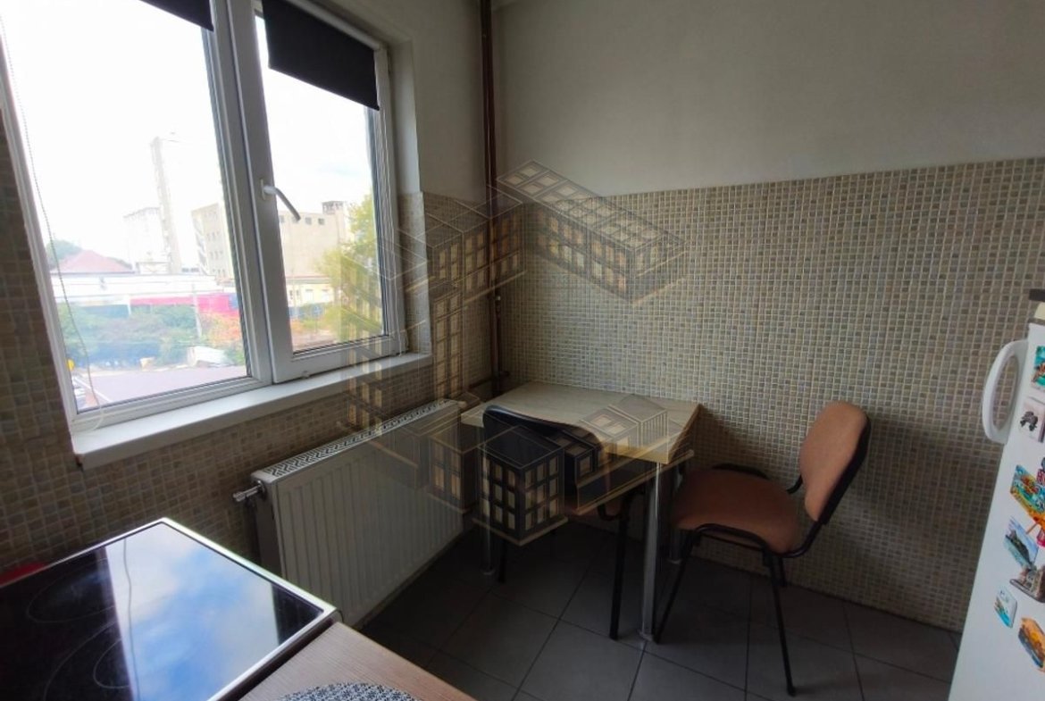 Apartament cu 2 camere, renovat, etaj intermediar, zona Complex
