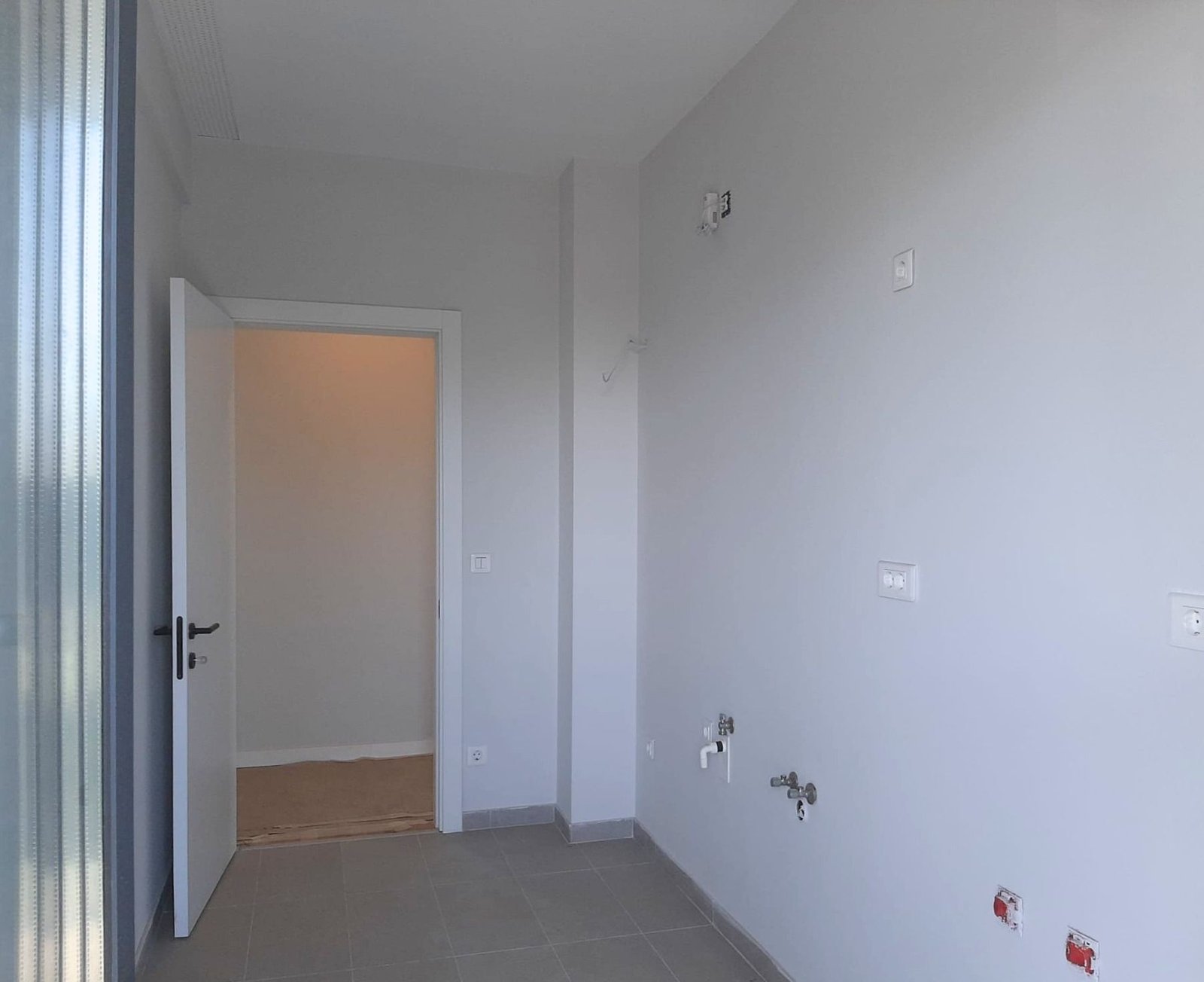Apartament 3 Camere bucatarie inchisa si Terasă 12 MP cu Vedere Liberă