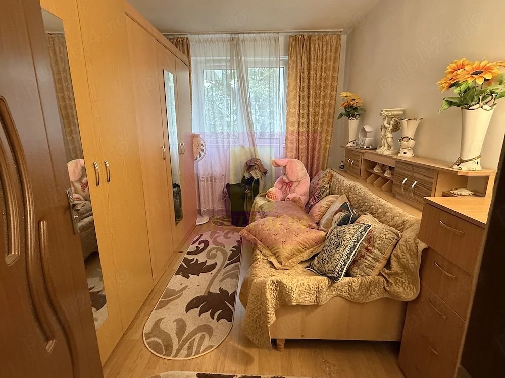 Vanzare apartamrnt 3 camere Titan-Restaurant Alba
