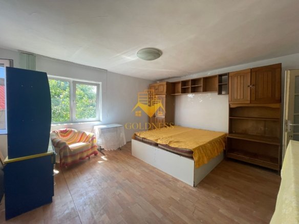 60 mp pe 2 nivele, curte proprie,parcare, Gruia| zona 7 Strazi