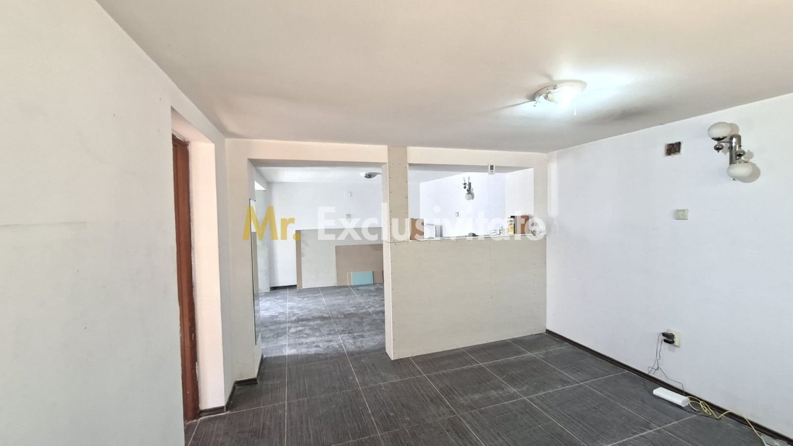 Vanzare Casa P+1E Bananai-Prundu teren 1363 mp