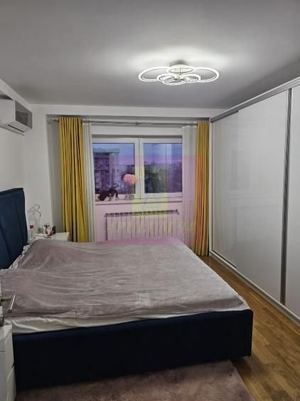 VANZARE APARTAMENT 3 CAMERE BD. DECEBAL