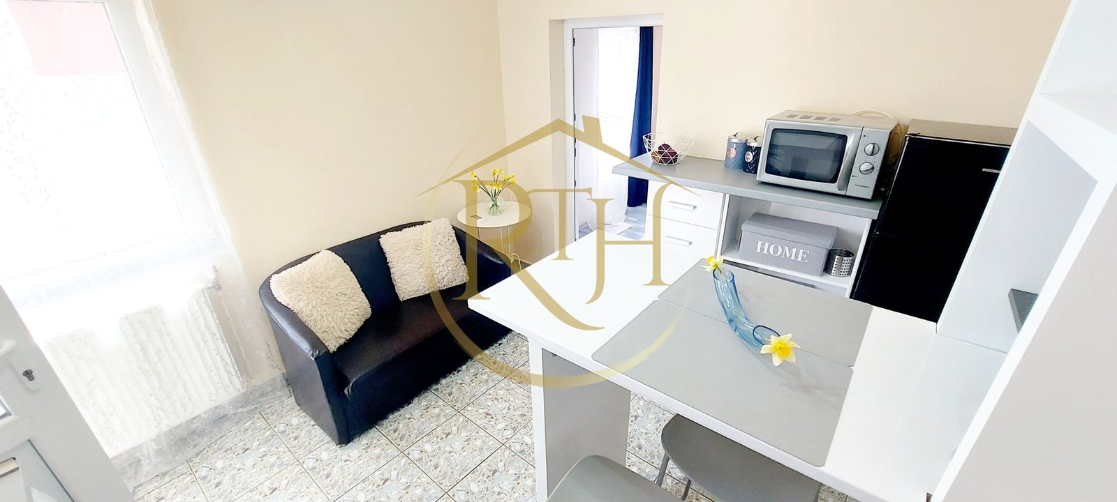 27e3718f2fe84239926711cc96893dd2 Apartament 1 cameră de închiriat, etaj 1, zona Modern, terasă proprie