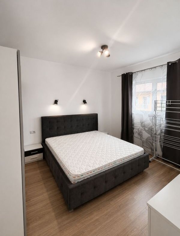 Apartament modern cu 2 camere decomandate, situat în Dumbrăvița