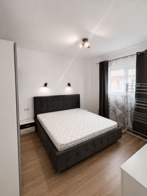 27fac16bb0a14909b4a7a2c19335a7e1 Apartament modern cu 2 camere decomandate, situat în Dumbrăvița