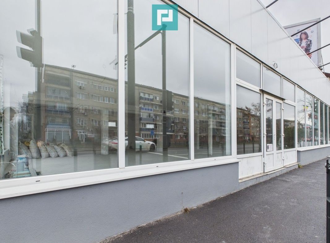 Spațiu comercial 200mp + 90mp mansarda – Cantemir