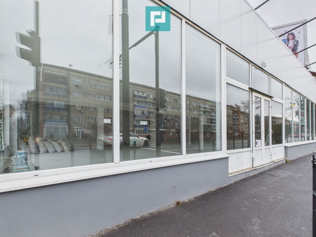 Spațiu comercial 200mp + 90mp mansarda – Cantemir
