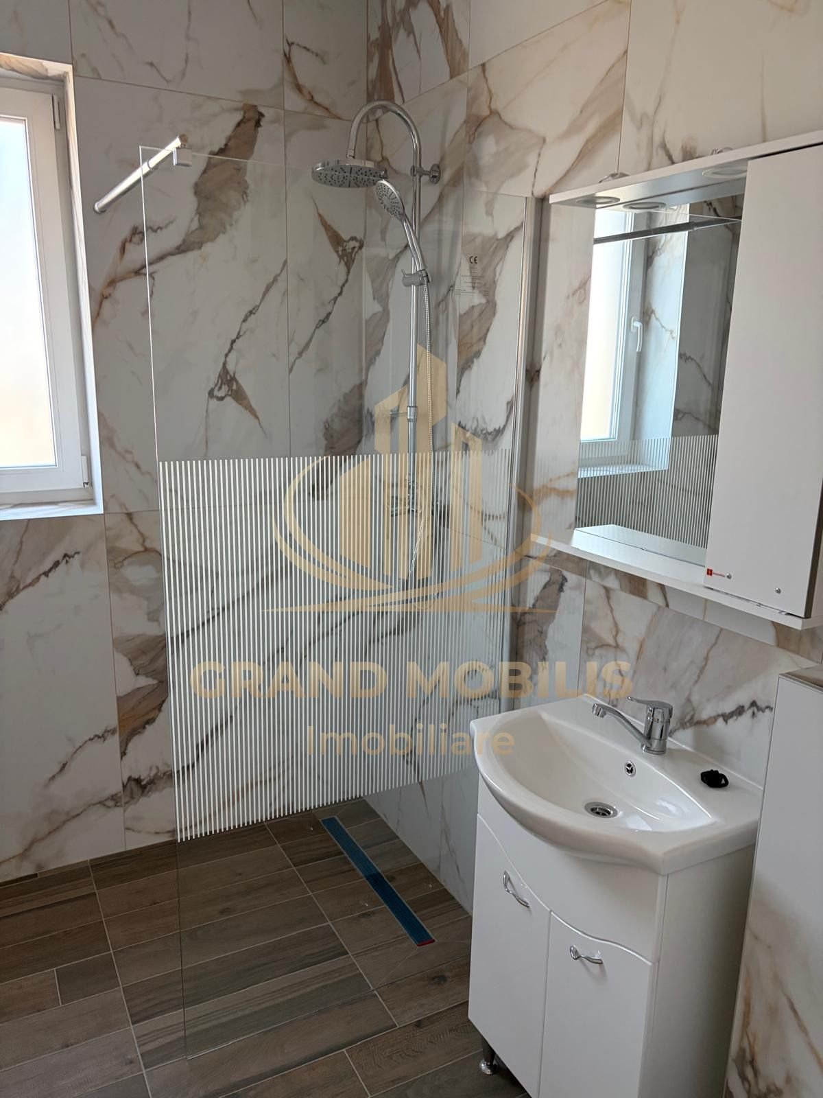 28f46bfa4a8c4a84a258a189de0cd09f Apartament tip SAD de vânzare –locație excelentă!