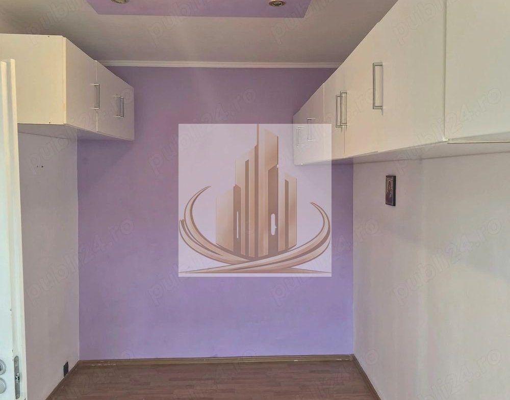 Apartament 3 camere, 40 mp utili, etaj 4/4, acoperiș, zona Șagului