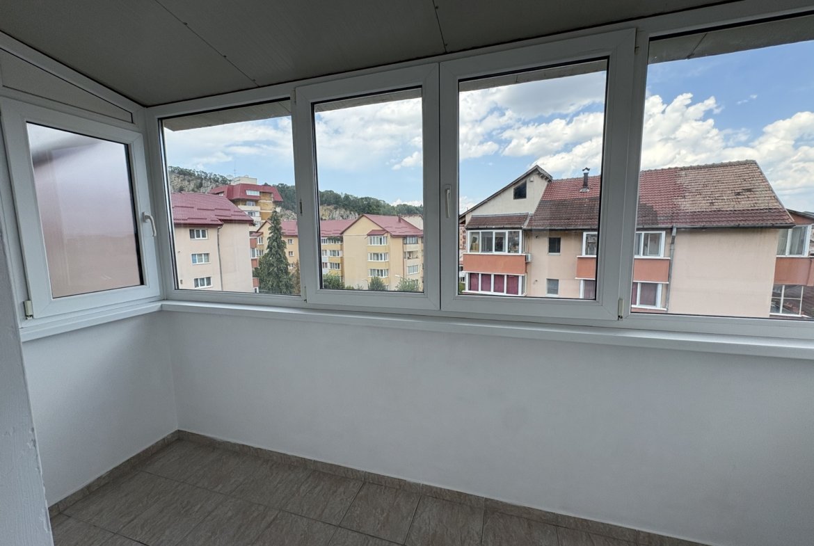 Apartament cu trei camere cartier Racadau