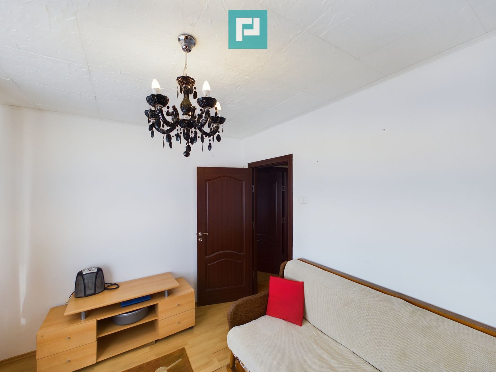 2c46501a1727442c9ea86e5827f95c28 Apartament cu 3 camere de închiriat – Lebăda