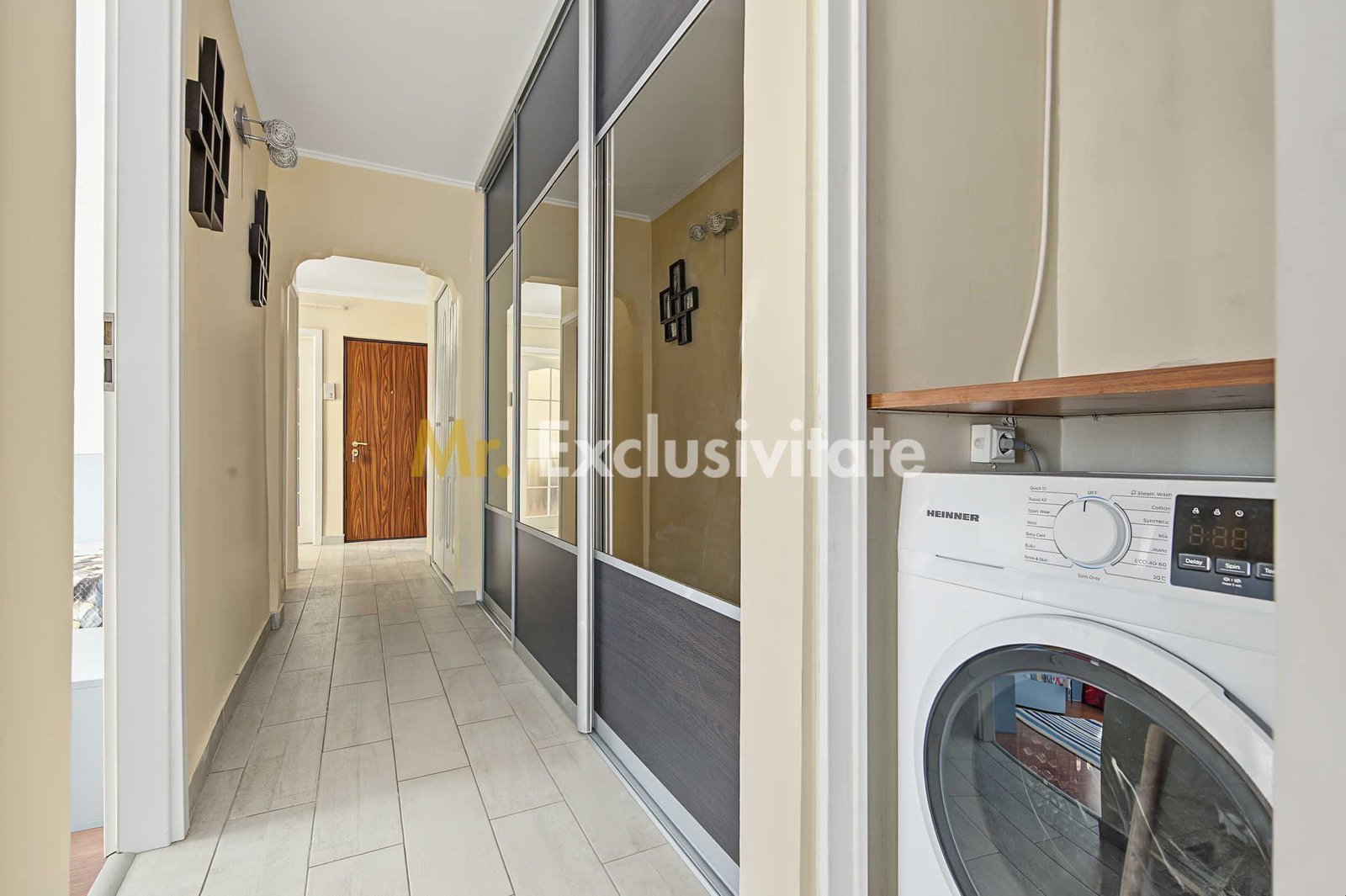 2d325db8358248c2ac7a79bb4b587410 Central-Eremia, ap. 3 camere, 2 băi + boxă,proaspăt zugrăvit, et.2