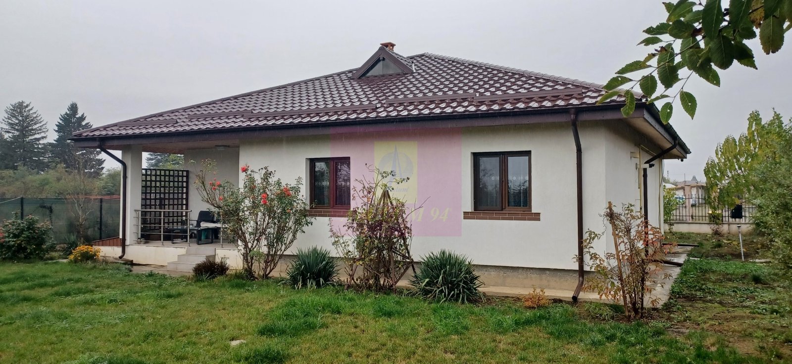 Sabareni, casa parter 145 mp, curte 1000 mp, mobilata, utilata