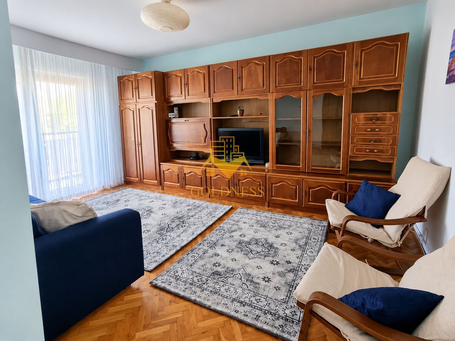 3 camere