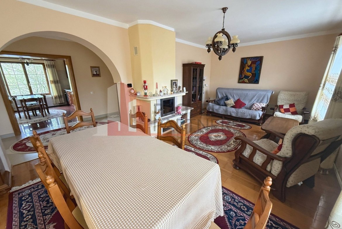 Casă 5 dormitoare + casă de oaspeți, priveliște Piatra Craiului, Sohodol-Bran