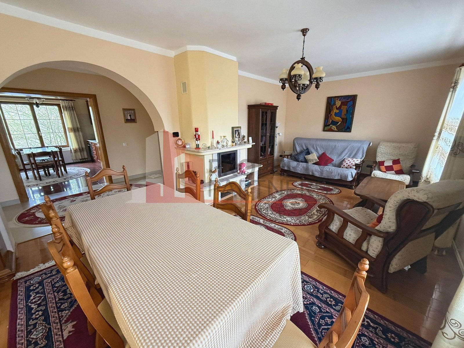3261bd0c097f46c18d4c5b6e1f696f67 Casă 5 dormitoare + casă de oaspeți, priveliște Piatra Craiului, Sohodol-Bran