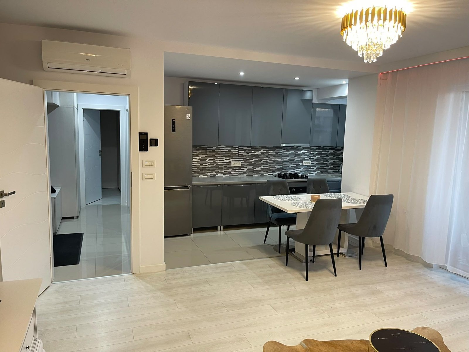 32ba9d96cdd241d2abd6ce4c4bf8eda8 Apartament cu 2 camere + loc de parcare subteran – Aradului