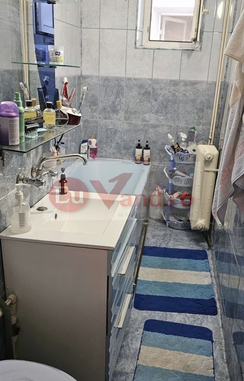 Apartament 2 camere de vanzare, IC Frimu, 57 mp, 2 balcoane, etaj 3/4