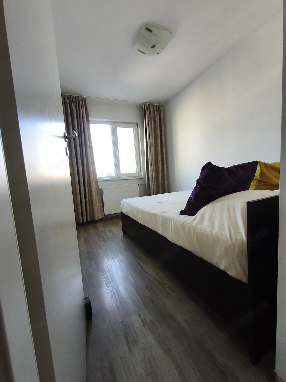 348cd9310b2741a2a81d0e51218c522f Apartament cu 2 camere, etaj 3 chiar în Complexul Studențesc