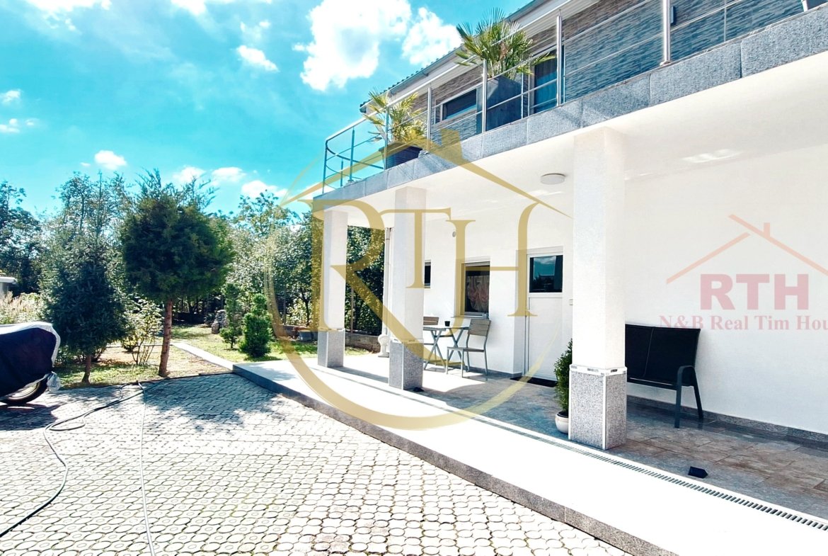 Oferim spre vanzare, proprietate deosebita, 7 camere, zona Modern