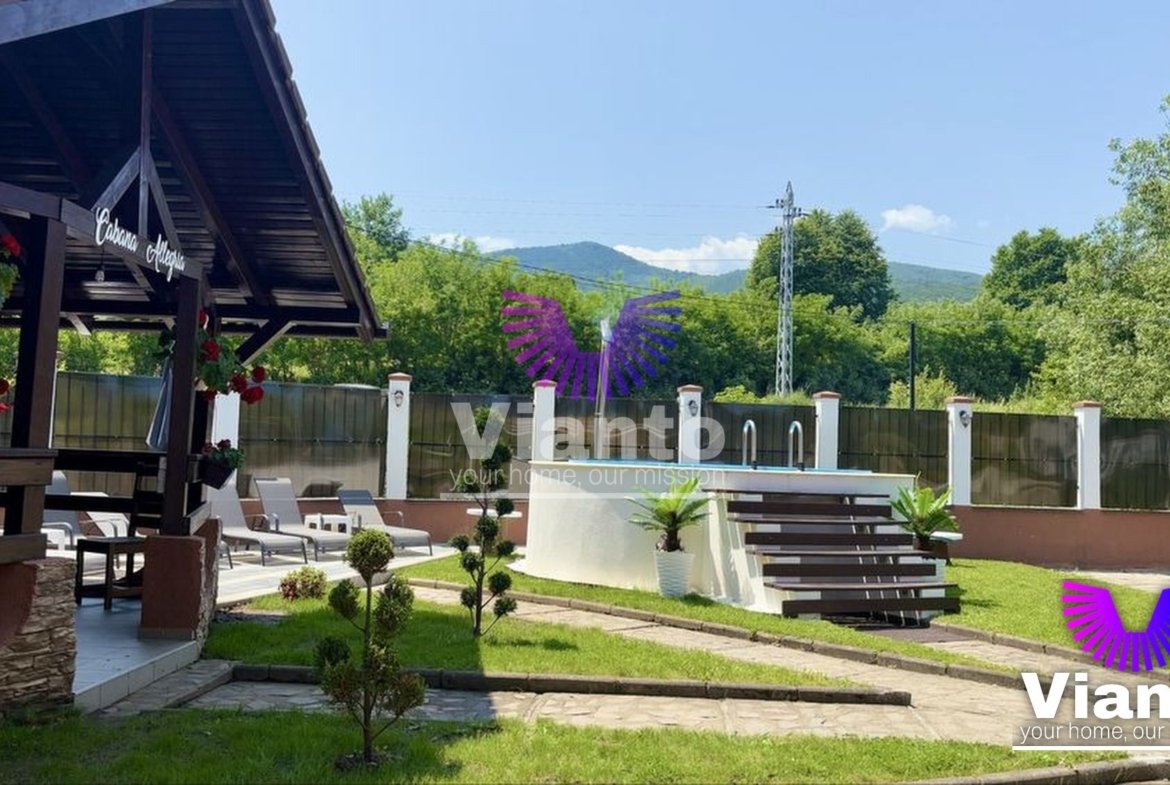 Casă de vânzare cu piscina in Tocile – Sadu | Zonă superbă