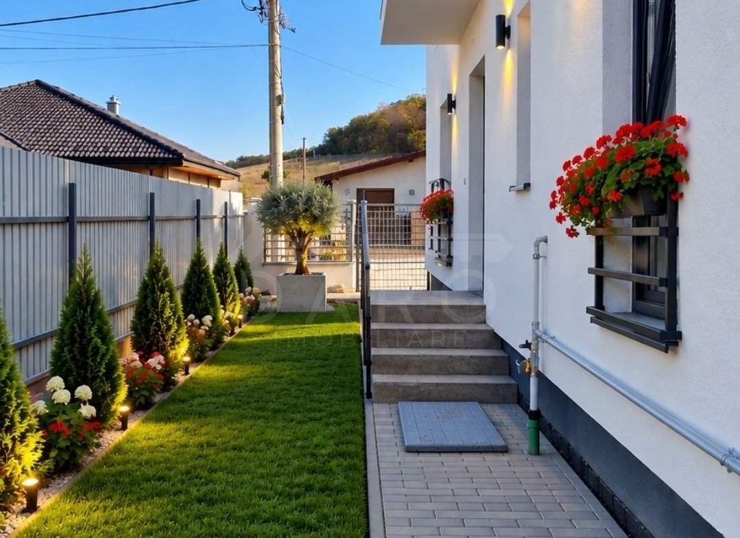 Casă cuplată absolut la cheie