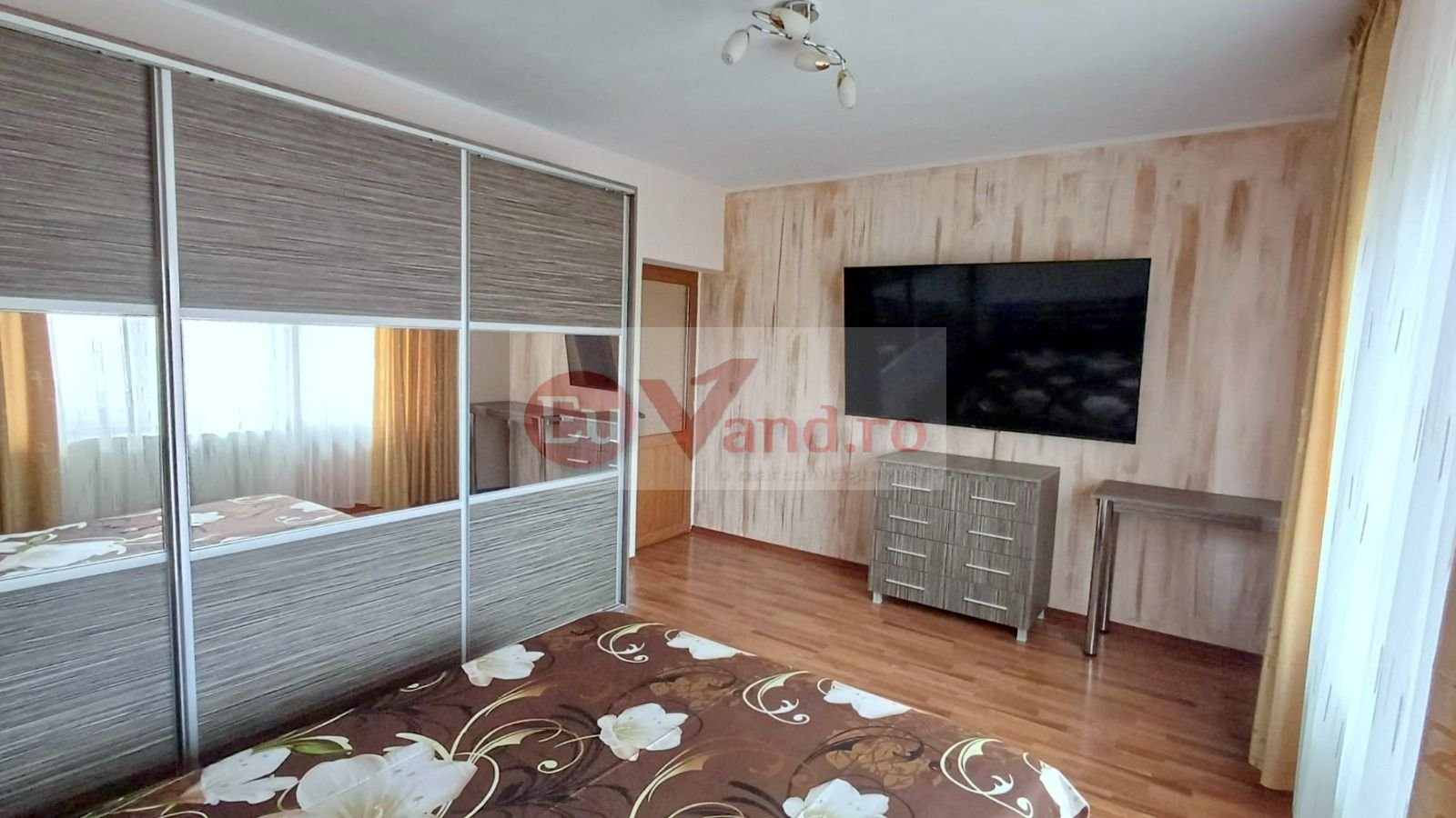 3750fbb91d144c5885da56c9618a50f7 Vila P+1+M, 6 camere, Micro 16, 303 mp utili, teren 406 mp – 272.000 Euro
