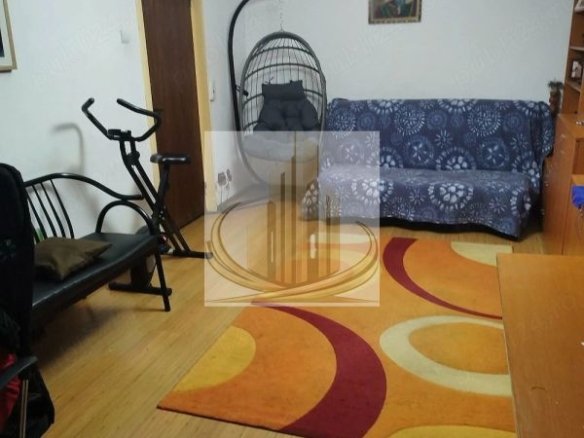 Apartament 3 camere cu parcare chiar lângă scara blocului