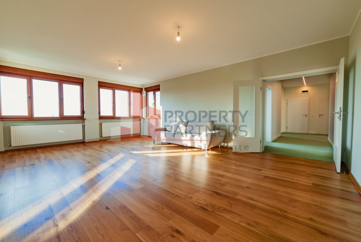 Apartament Duplex Elegant cu Terasă Panoramică – Dealul Cetății, Brașov