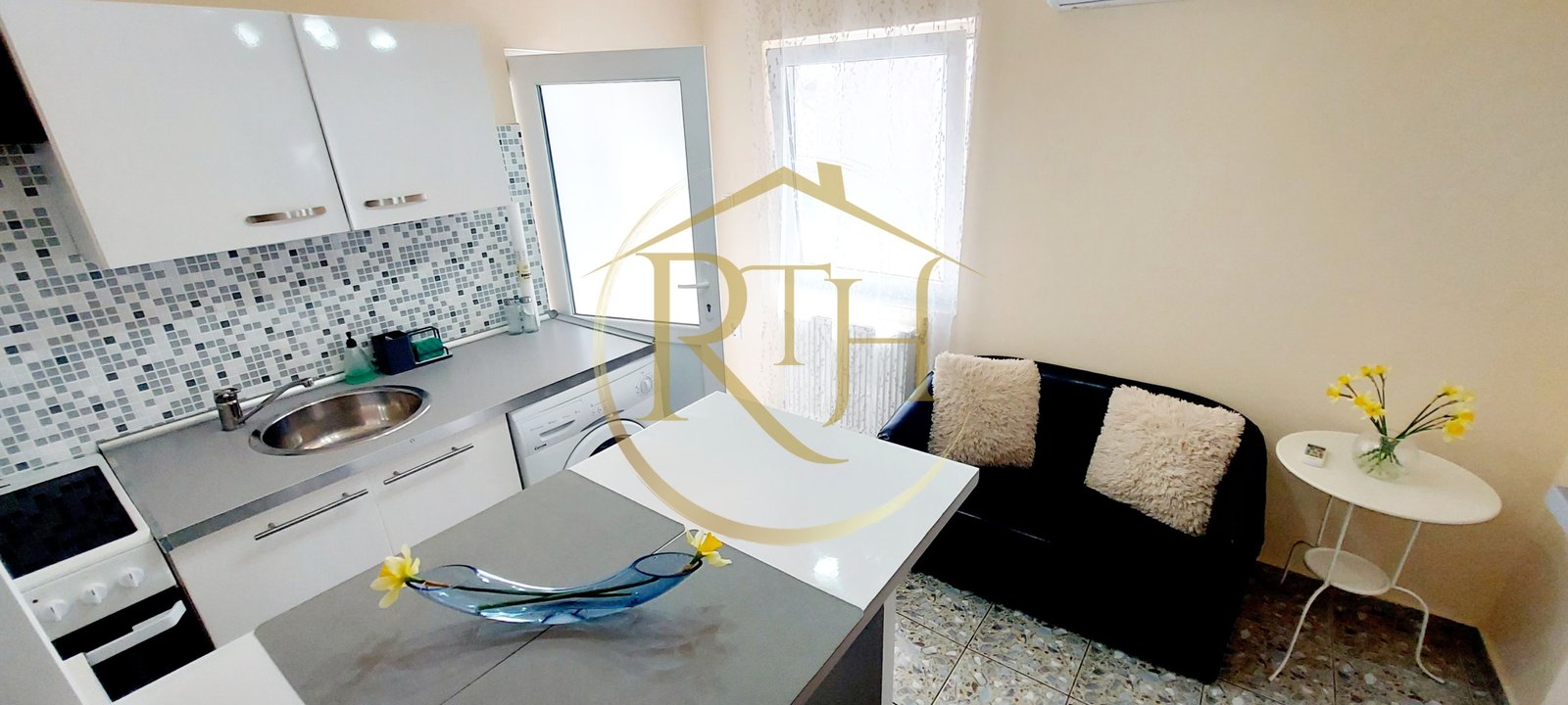 3911d9f2b6af46f487bcb6145a085c9f Apartament 1 cameră de închiriat, etaj 1, zona Modern, terasă proprie