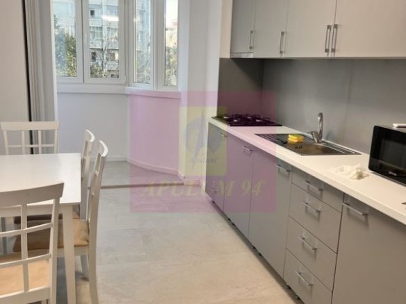 Vanzare apartament 3 camere Decebal, metrou, parking
