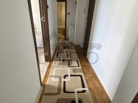 Închiriez  apartament cu 2 camere