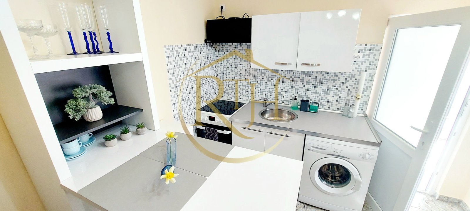 3ae09c79b55a45ff845caba15e7c8f88 Apartament 1 cameră de închiriat, etaj 1, zona Modern, terasă proprie
