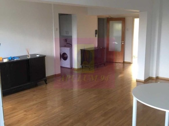 Apartament 3 camere, spațios, luminos și liniștit, cu vedere spre parc și lac