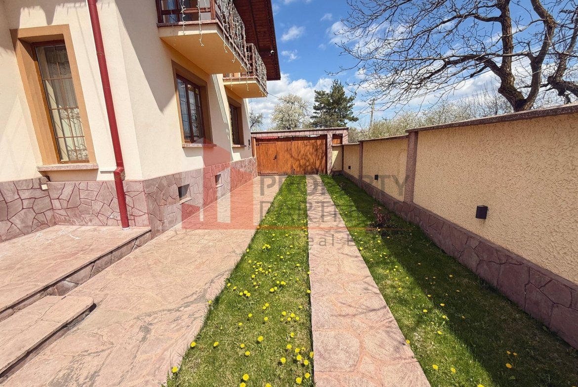 Casă 5 dormitoare + casă de oaspeți, priveliște Piatra Craiului, Sohodol-Bran