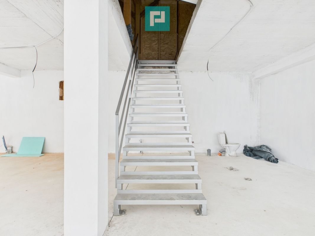 Spațiu comercial 200mp + 90mp mansarda – Cantemir