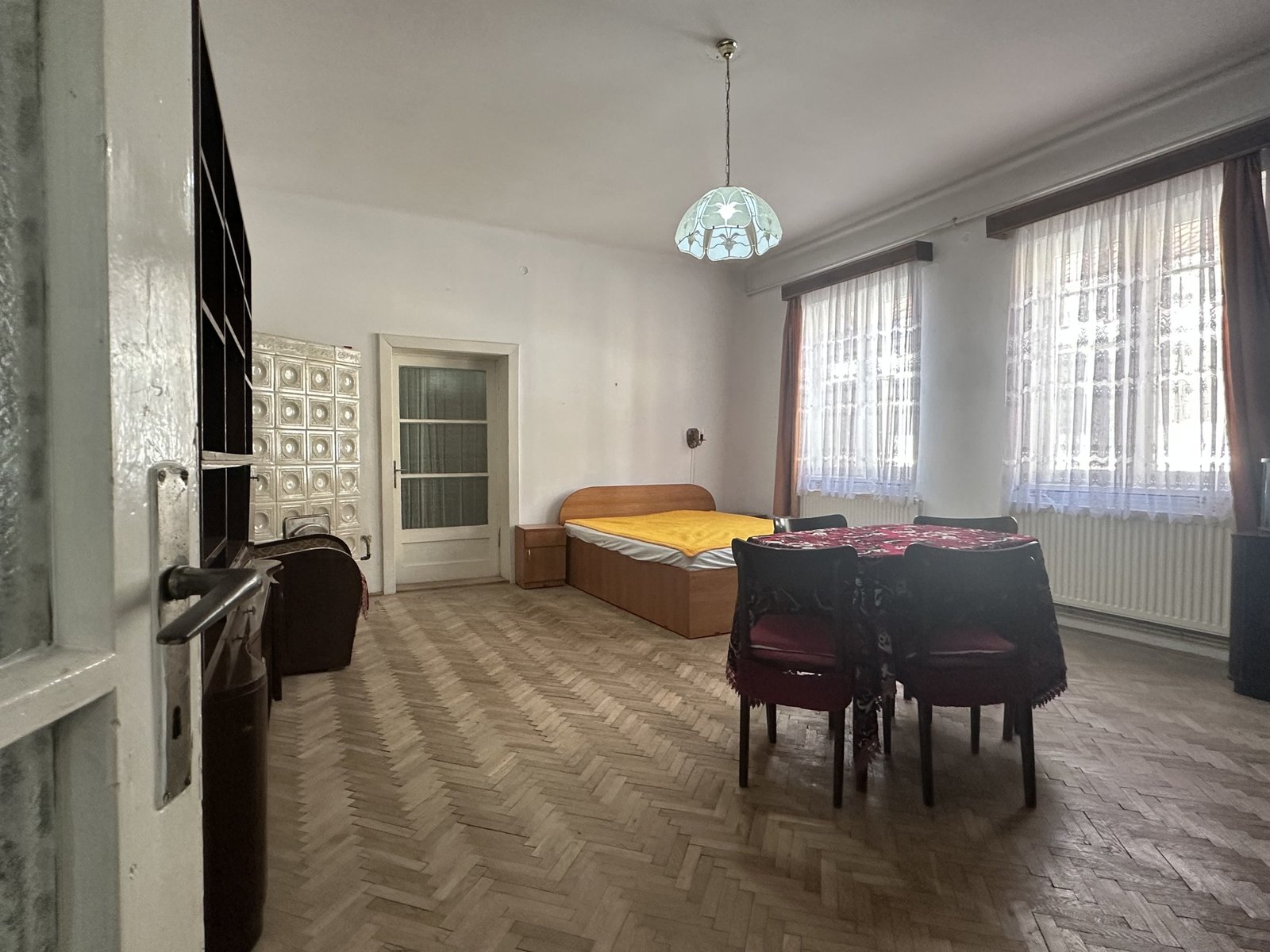 3c99970fa69140f5a386ab4760ecf404 Apartament in casa spațios la doar 5-7 minute de Centrul Istoric