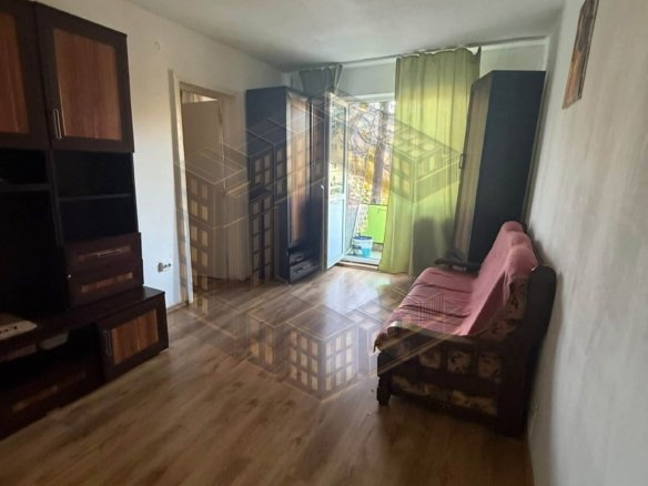 Apartament cu 2 camere, semidecomandat,etajul 2, zona Sagului