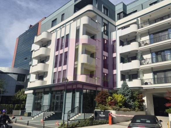 Spațiu comercial de închiriat în Pipera | 271 mp | 6 locuri de parcare