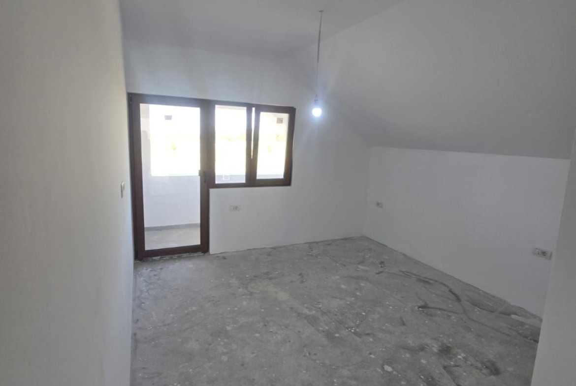 Duplex cu 4 camere, terasă și logie | Timișoara, Plopi | 172.000 €