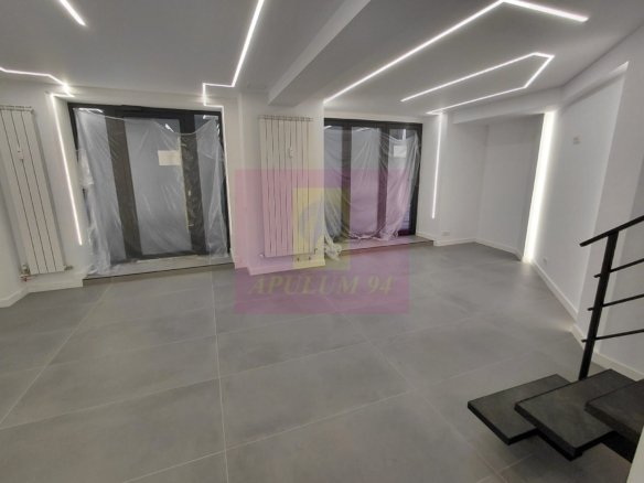 Vanzare spatiu comercial in zona Decebal