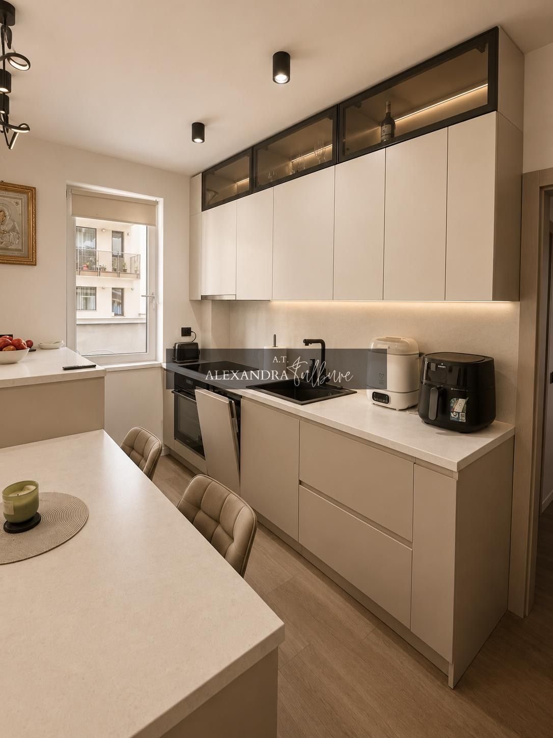 Apartament 3 camere, 2 bai, 75 mp, terasa 82 mp, garaj