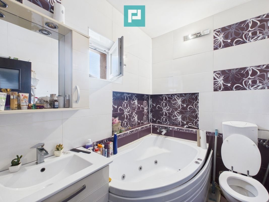 3f541032bc02429db9b4a193edab208d Apartament la Casă cu Curte Proprie, Zona Gării