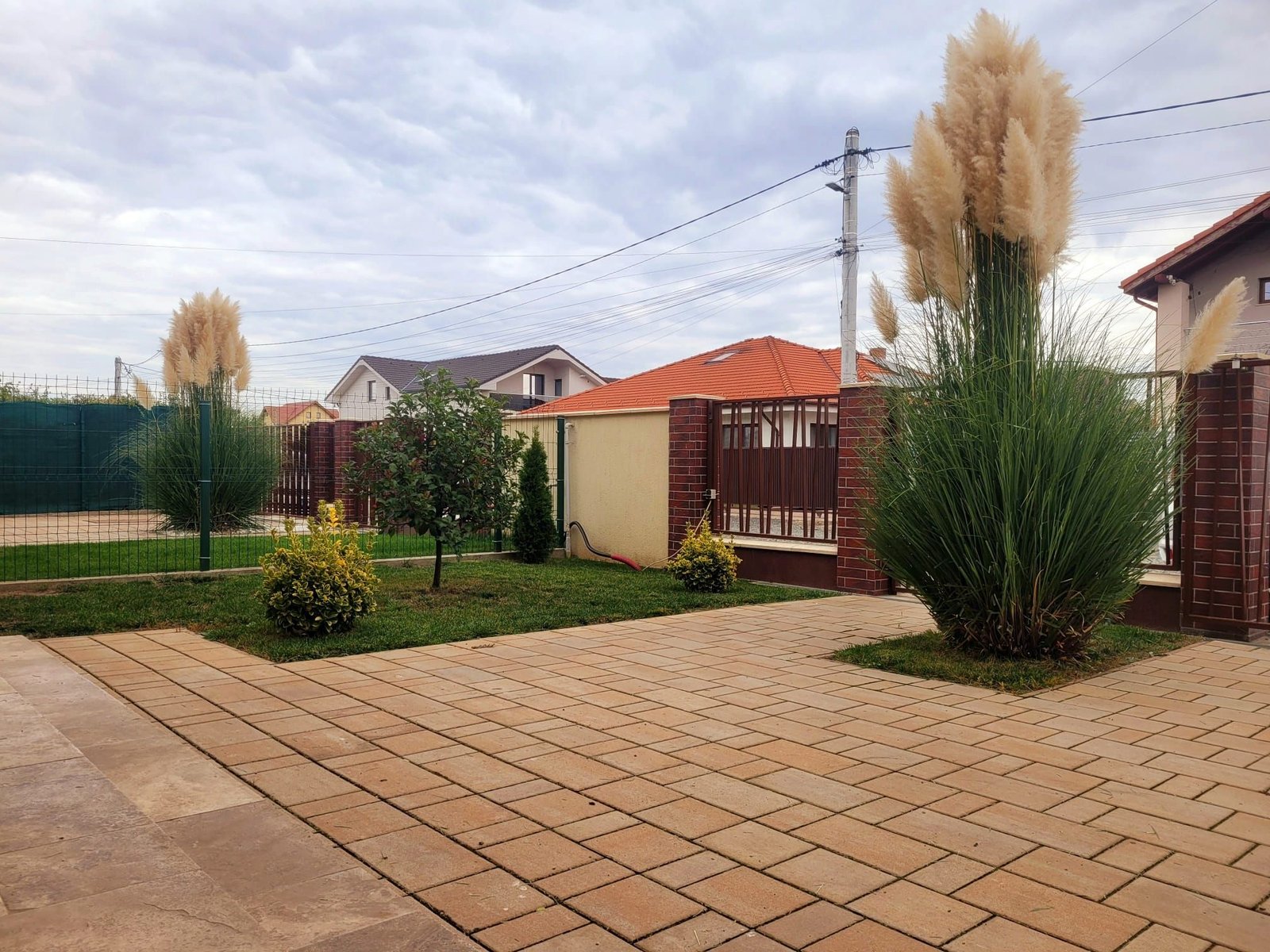 408f73ae088640b396c828643cf053e6 Duplex modern 5 camere 120 mp teren 335 mp Dumbravita Ferventia
