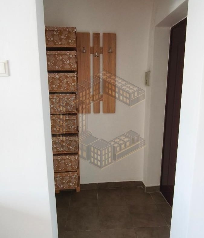Apartament cu 2 camere, renovat, etaj intermediar, zona Complex