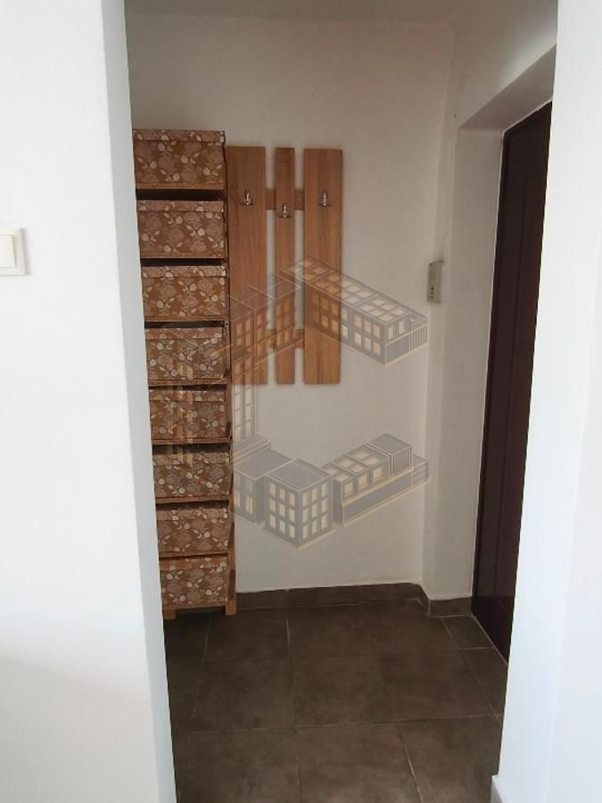 40bc5fe9b8284d799d793816b24d08d3 Apartament cu 2 camere, renovat, etaj intermediar, zona Complex