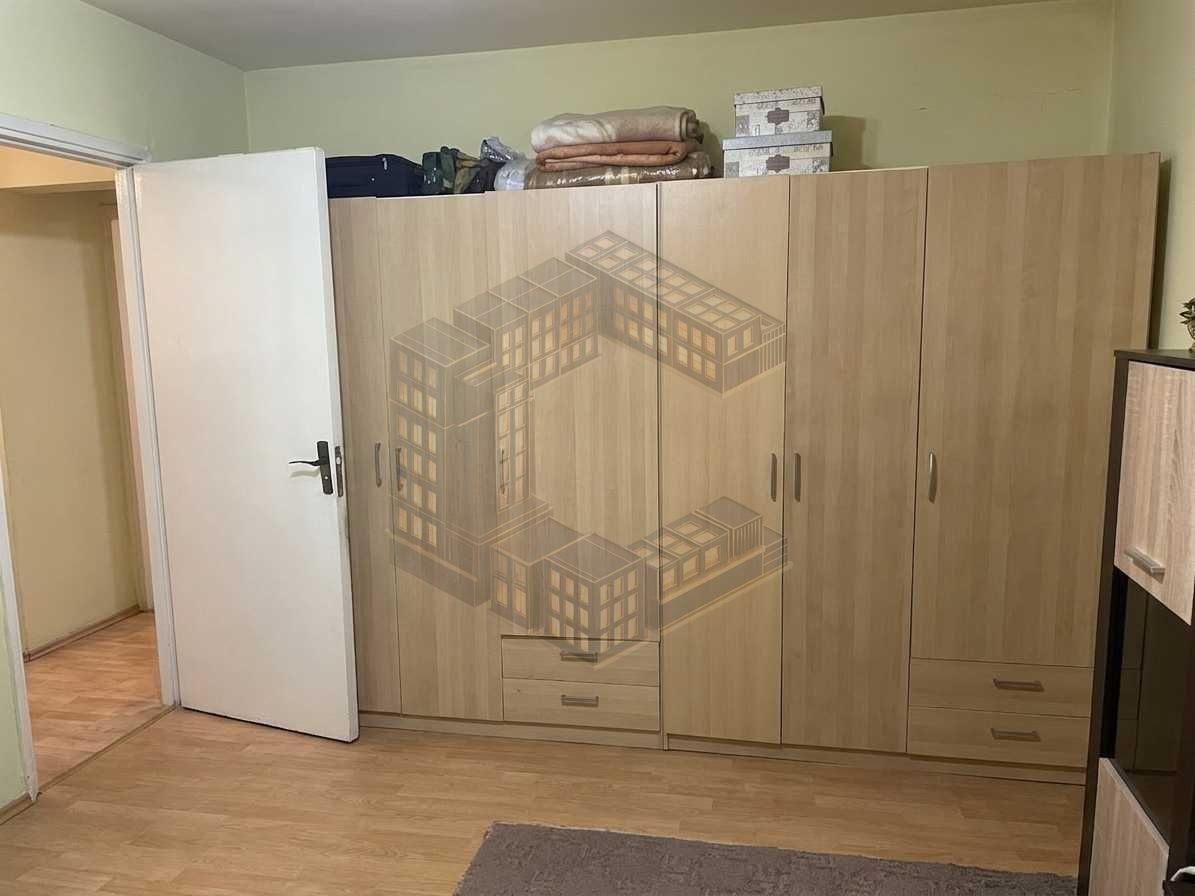 Apartament cu 1 camere, decomandat, de vanzare, etajul 2,zona Medicina